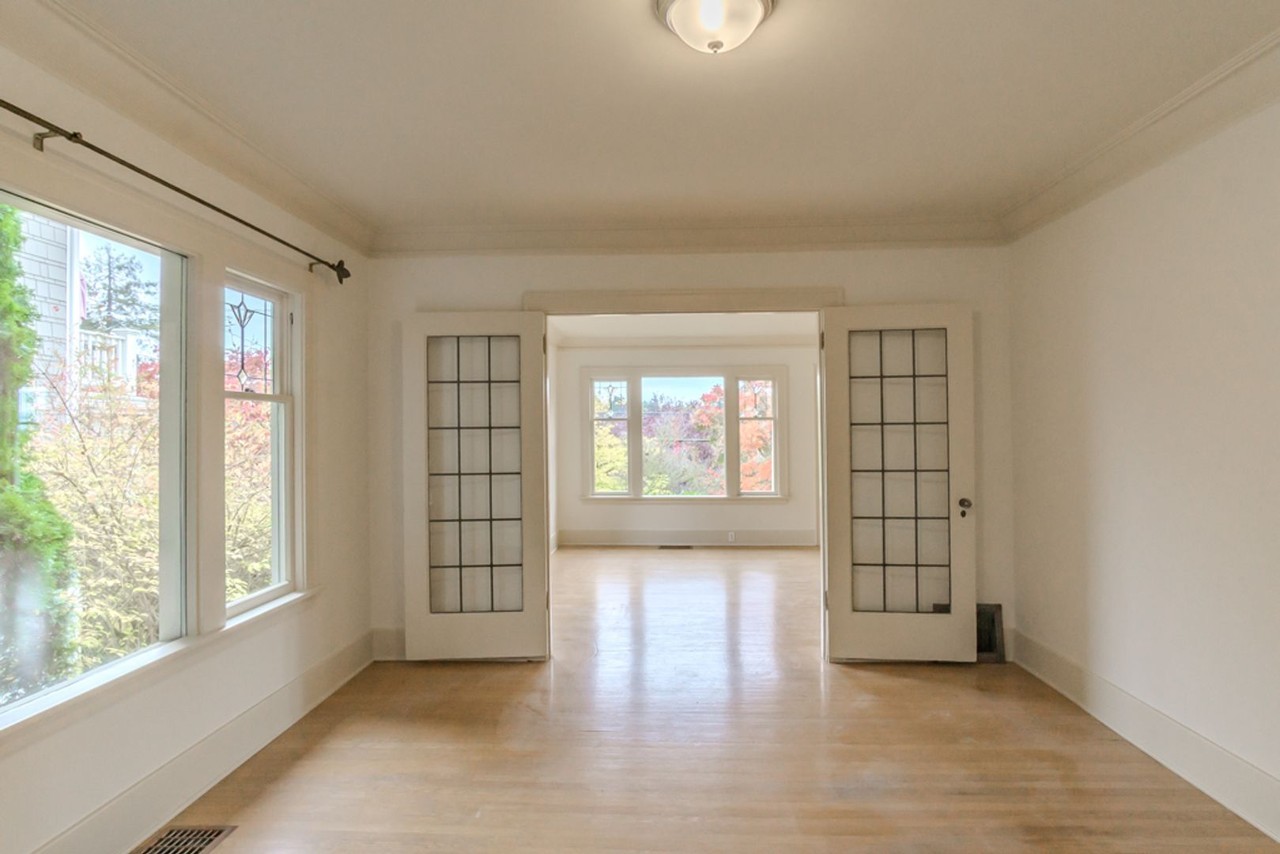6275 20th Ave Ne - Photo 5 of 40
