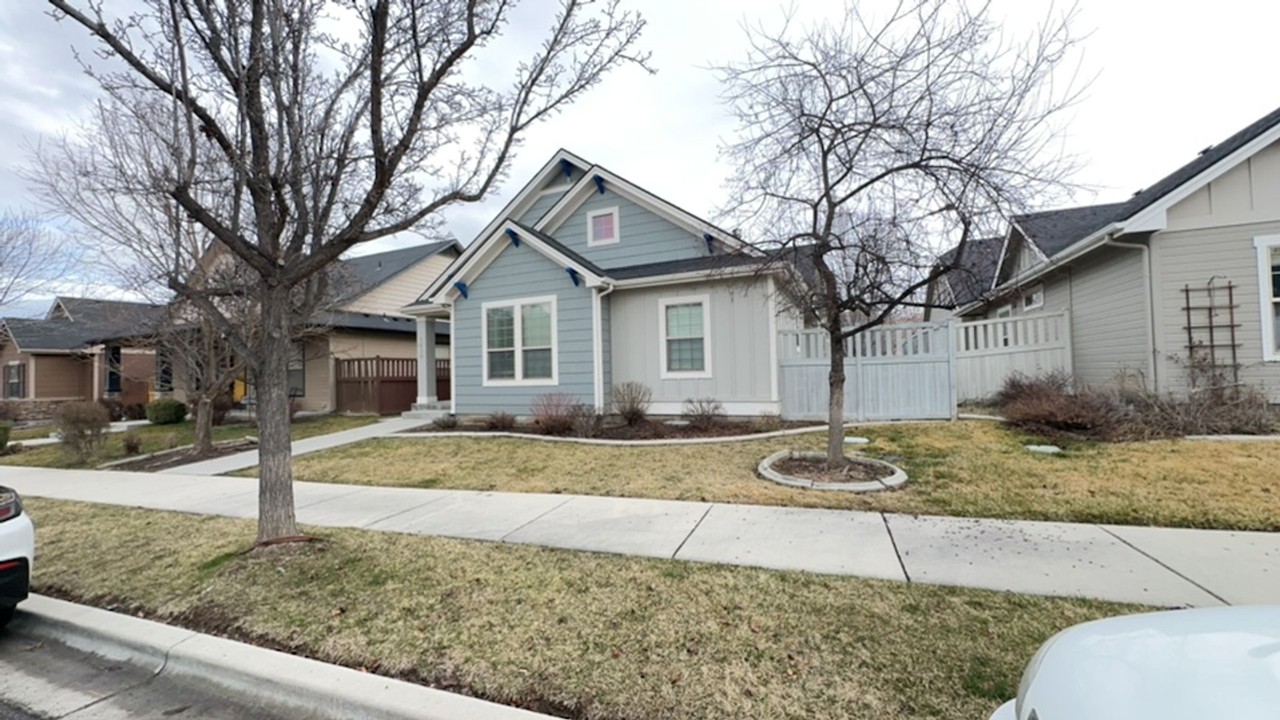 4630 W Farm View Dr - Photo 2 of 10