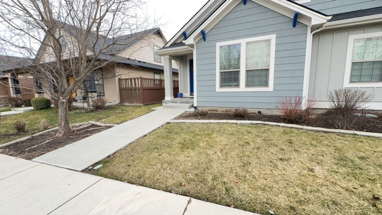 4630 W Farm View Dr - Photo 3 of 10