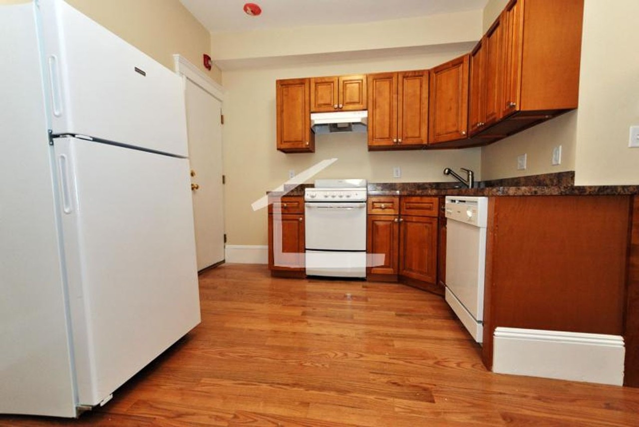 887 Huntington Ave - Photo 2 of 13