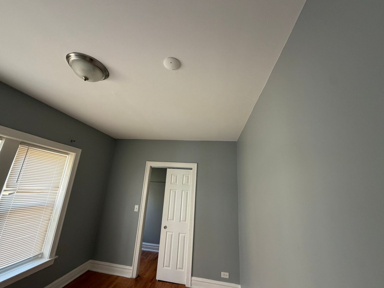 7110-18 S East End Ave - Photo 2 of 4