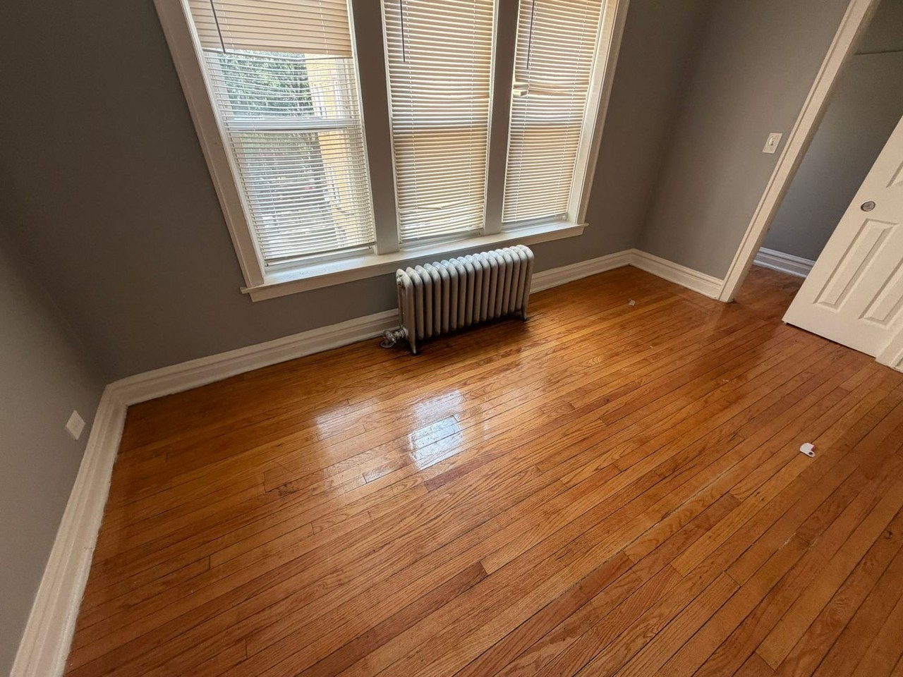 7110-18 S East End Ave - Photo 3 of 4