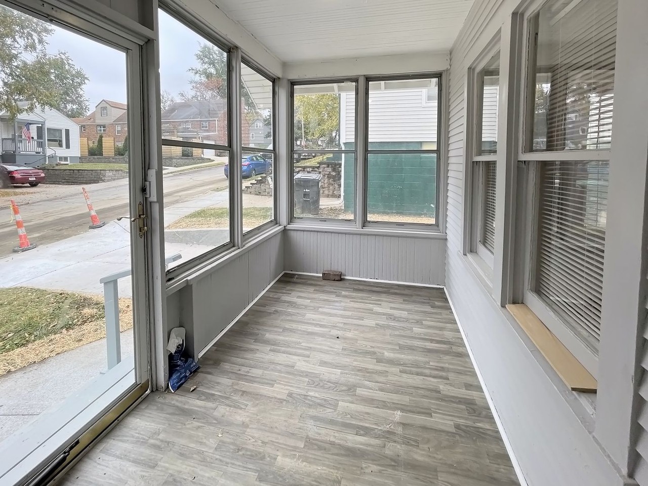 2914 N 49th Ave - Photo 2 of 13