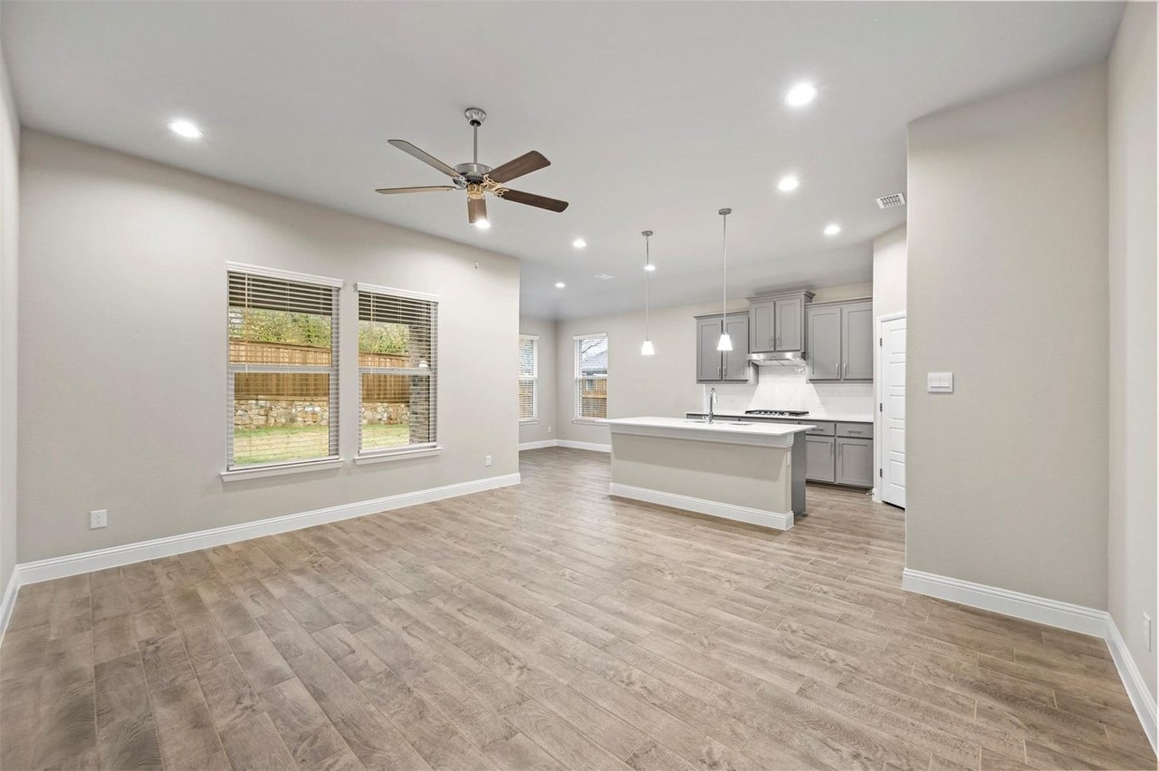 1504 Razorbill Rd - Photo 5 of 21