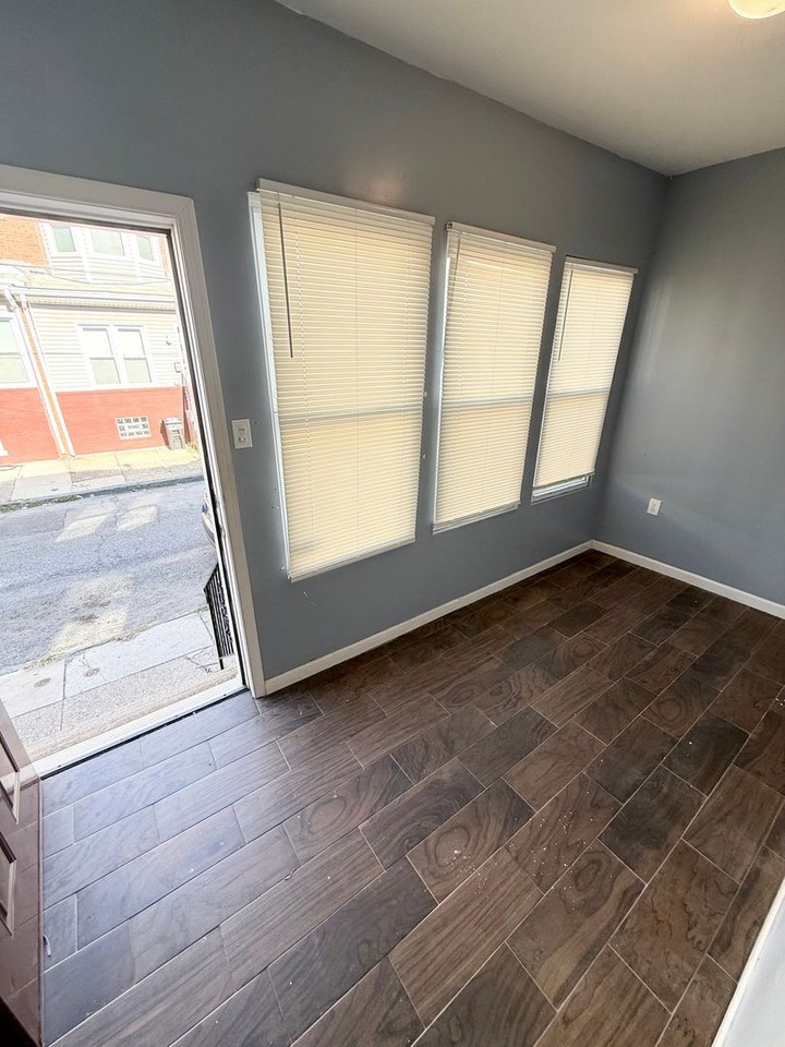 2234 S Hobson St - Photo 2 of 32