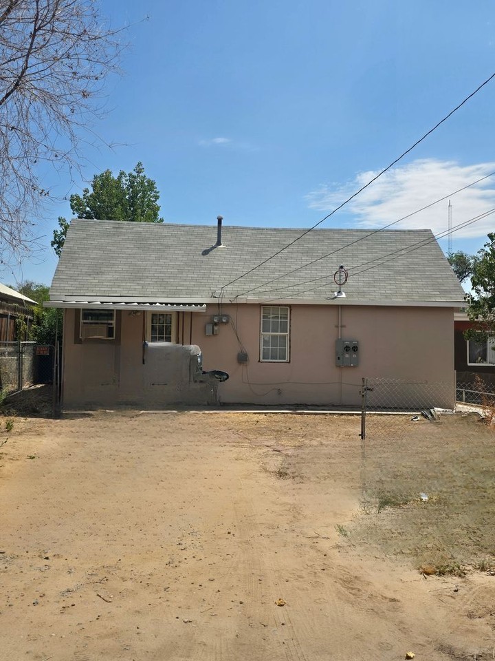 511 N Behrend Ave - Photo 2 of 17