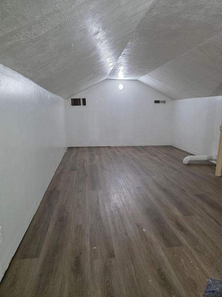 511 N Behrend Ave - Photo 5 of 17