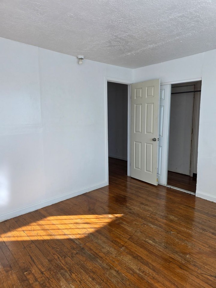 511 N Behrend Ave - Photo 6 of 17