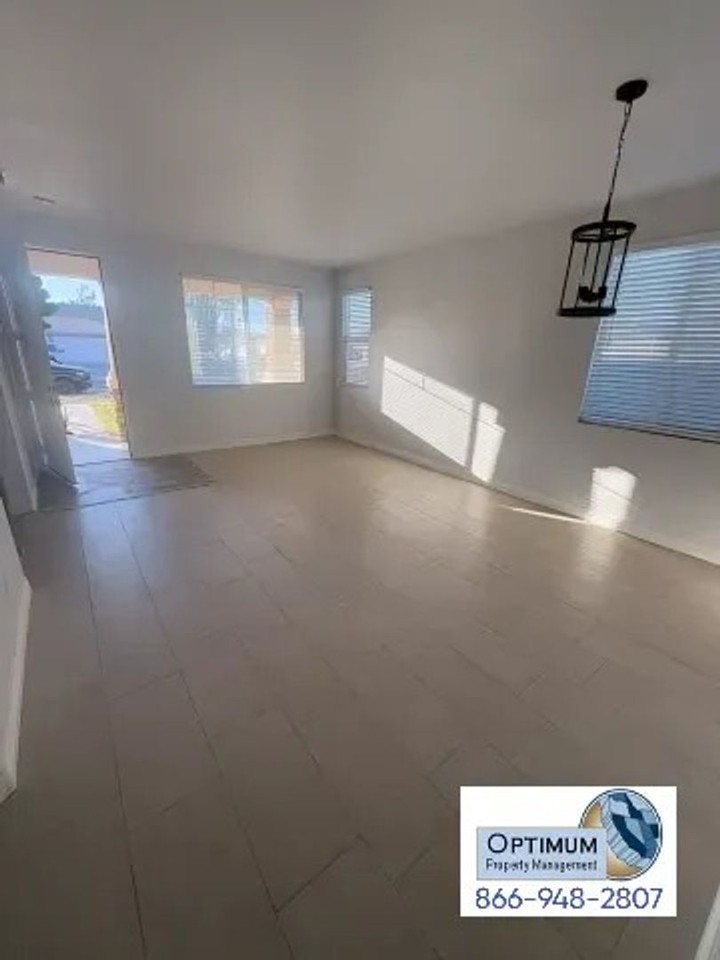 14573 Handsdale St - Photo 7 of 33