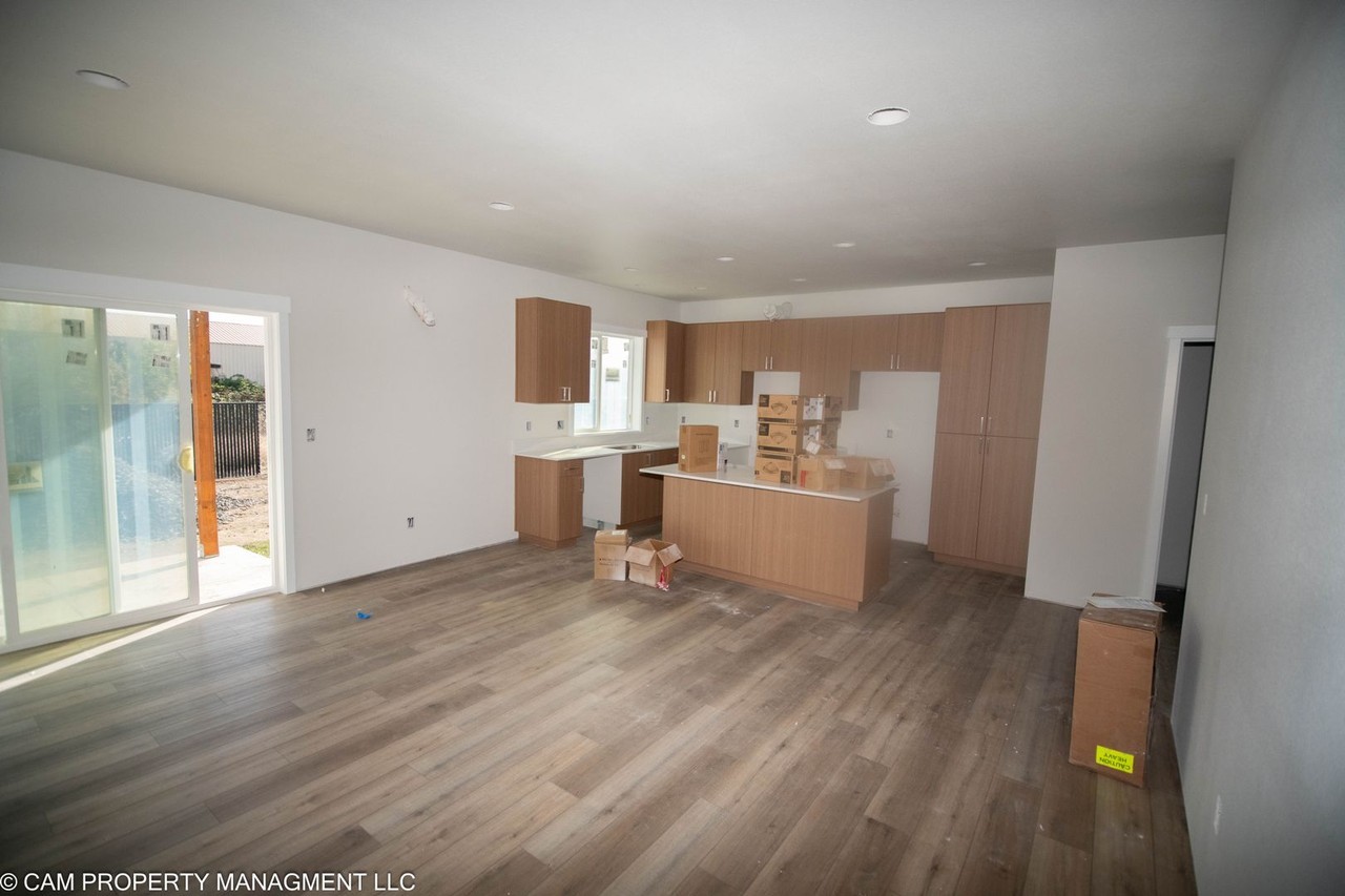 2401 S 12th St - Photo 3 of 12