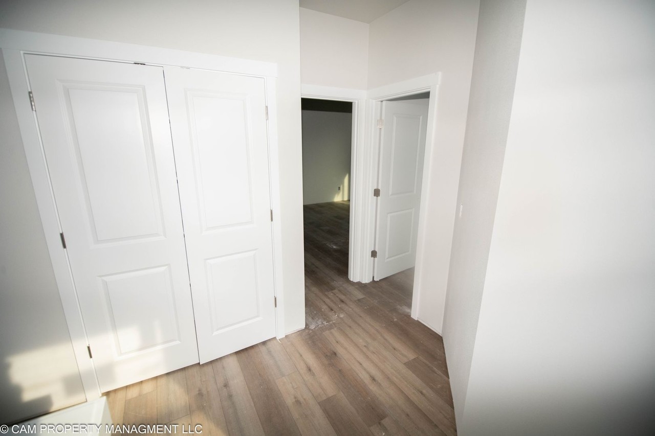 2401 S 12th St - Photo 7 of 12