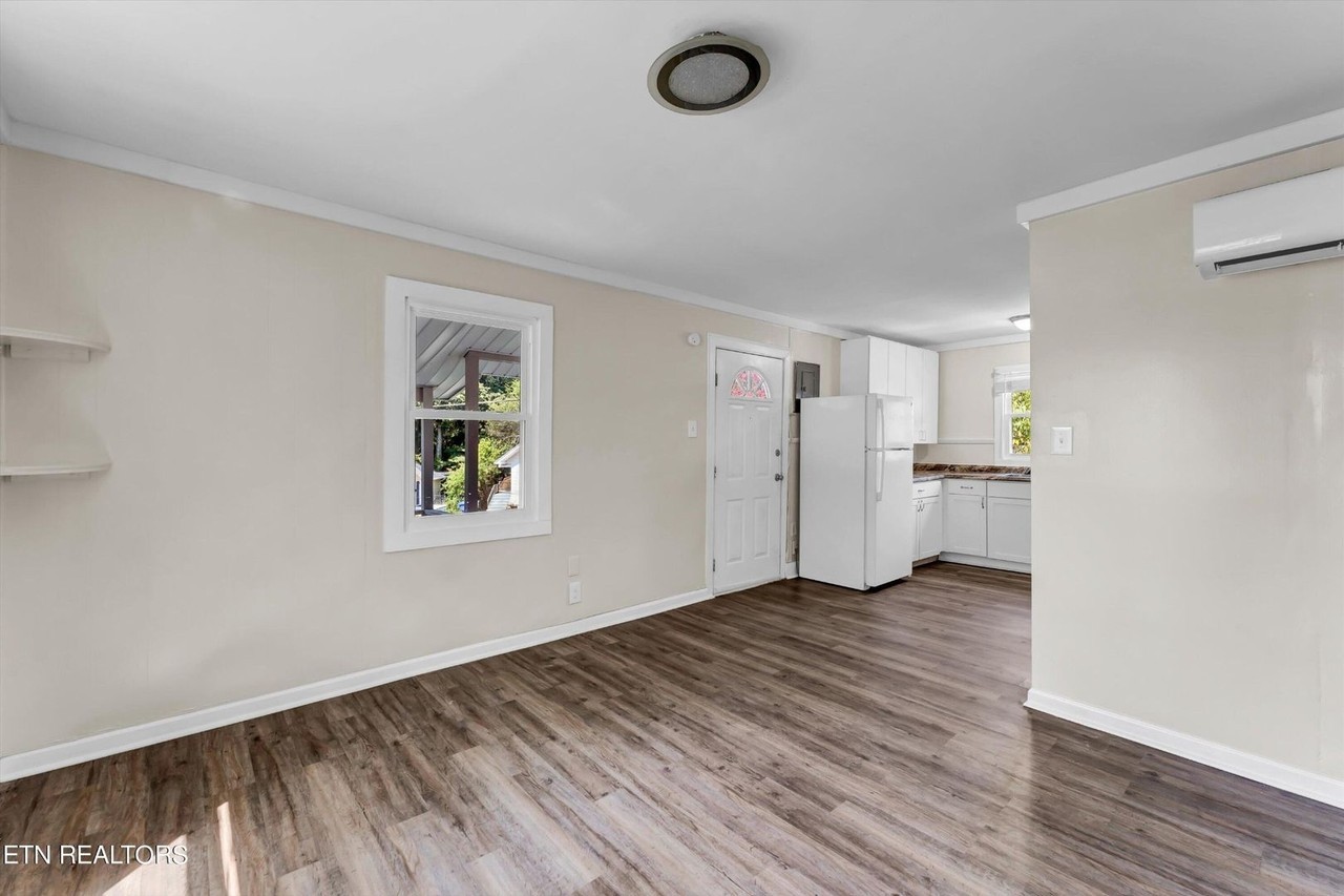 Oak Ridge Duplex - Photo 6 of 28