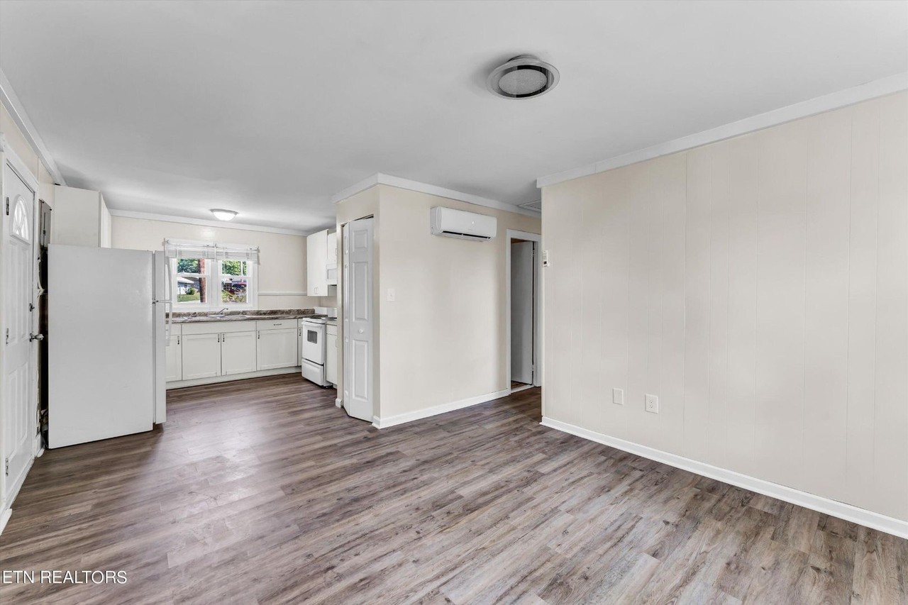 Oak Ridge Duplex - Photo 7 of 28