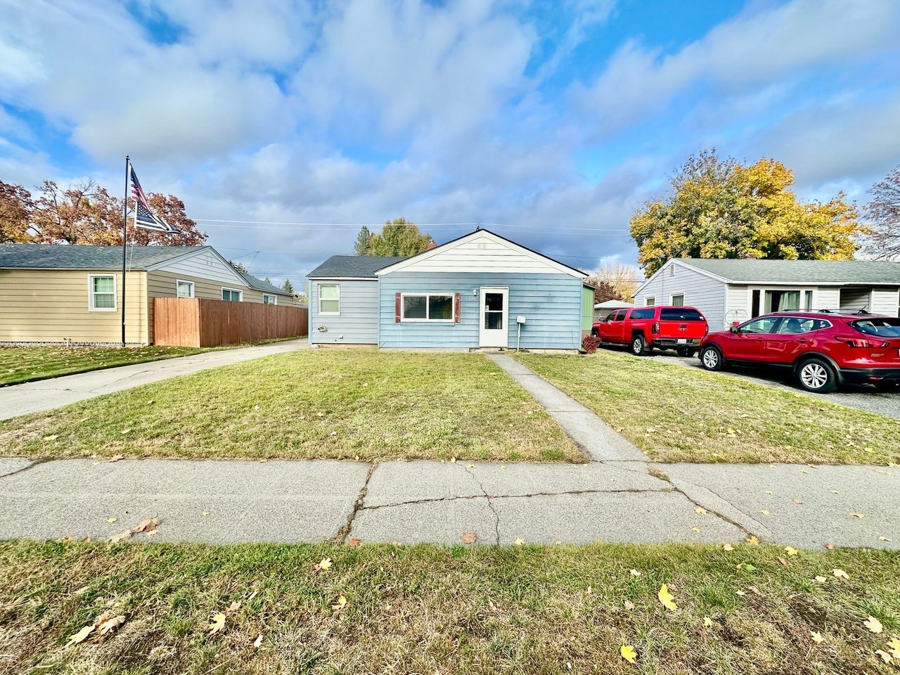 1307 E Bismark Ave - Photo 2 of 12