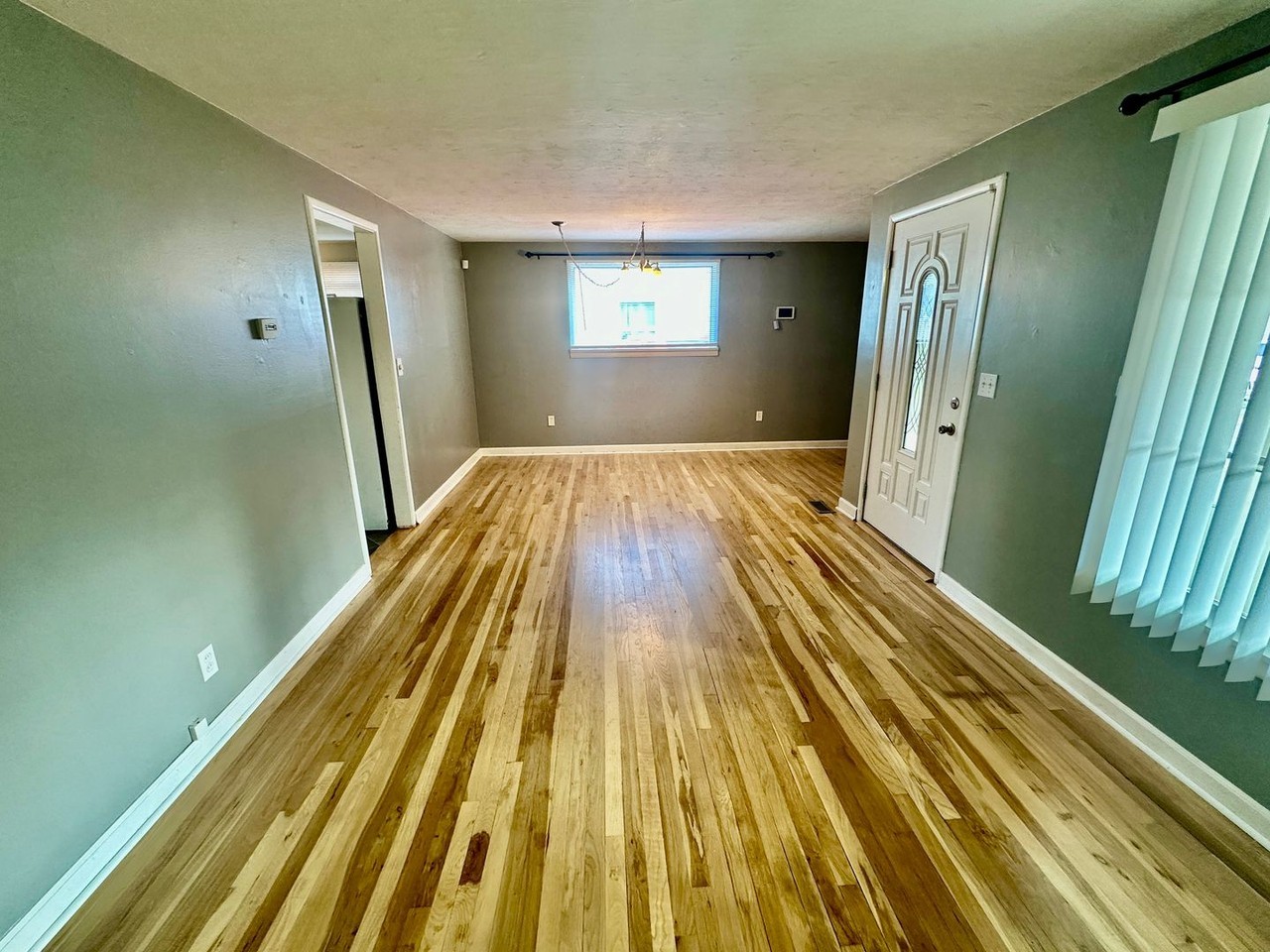 1307 E Bismark Ave - Photo 4 of 12