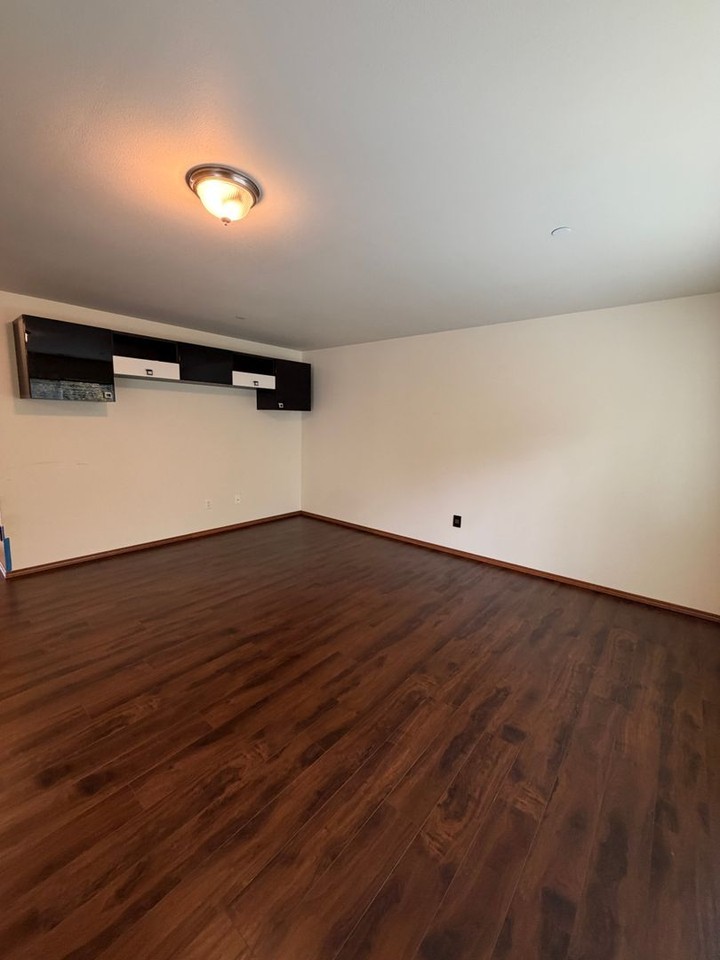 1335 Sinclair Dr - Photo 6 of 18