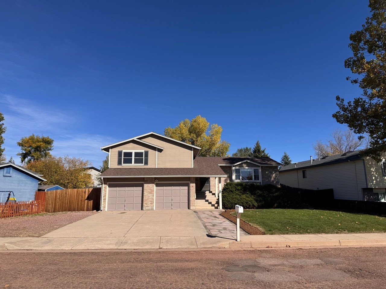 7355 Waterwheel St - Photo 2 of 22