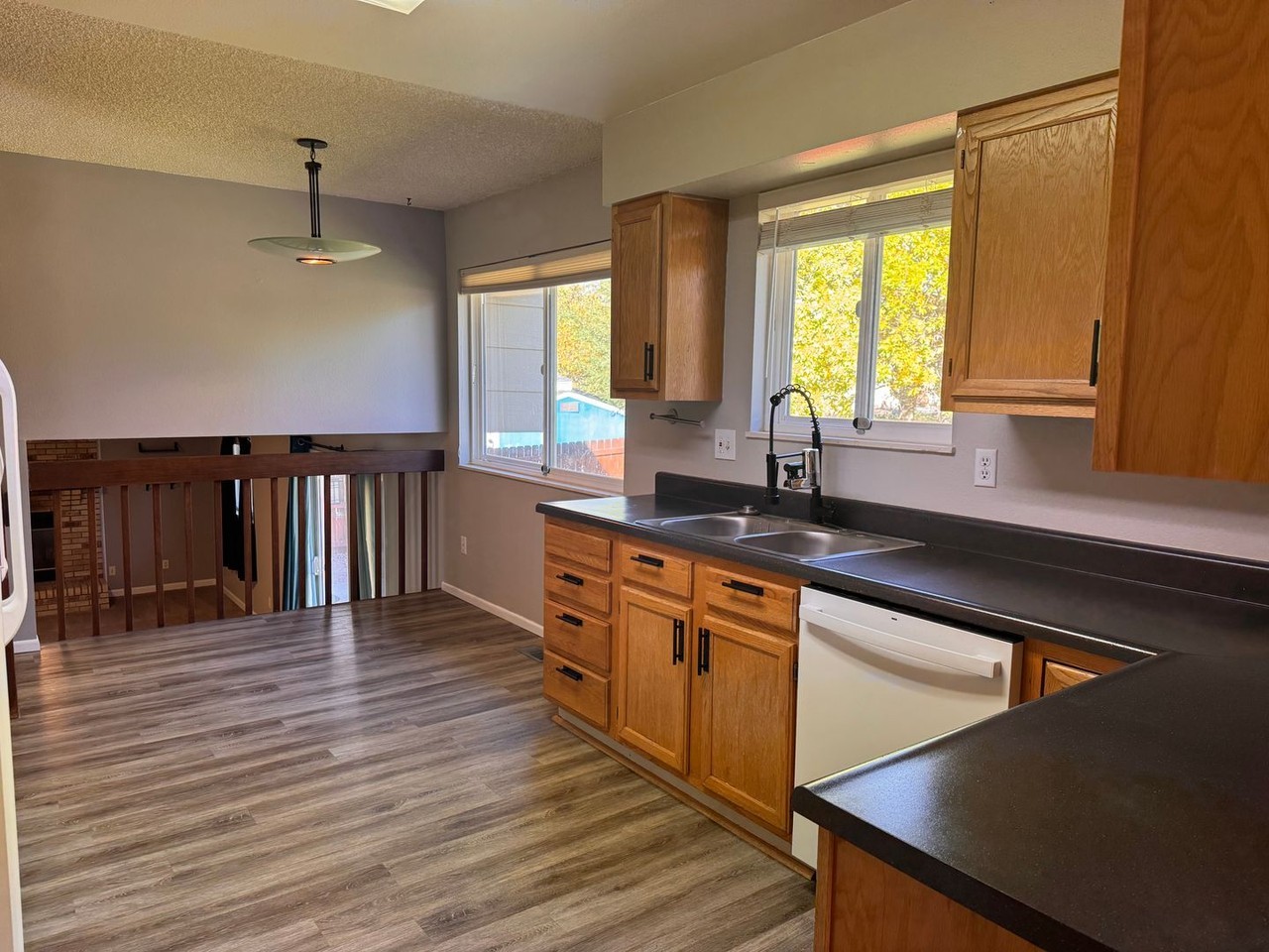 7355 Waterwheel St - Photo 6 of 22