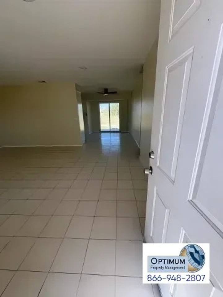 11649 3rd Ave - Photo 4 of 26