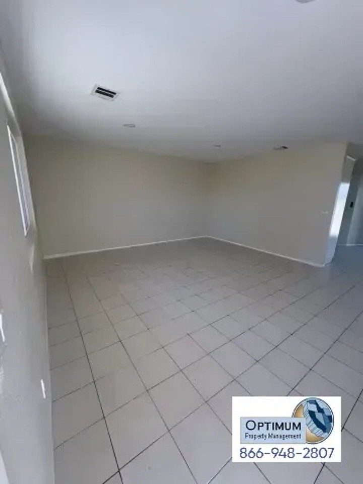 11649 3rd Ave - Photo 6 of 26
