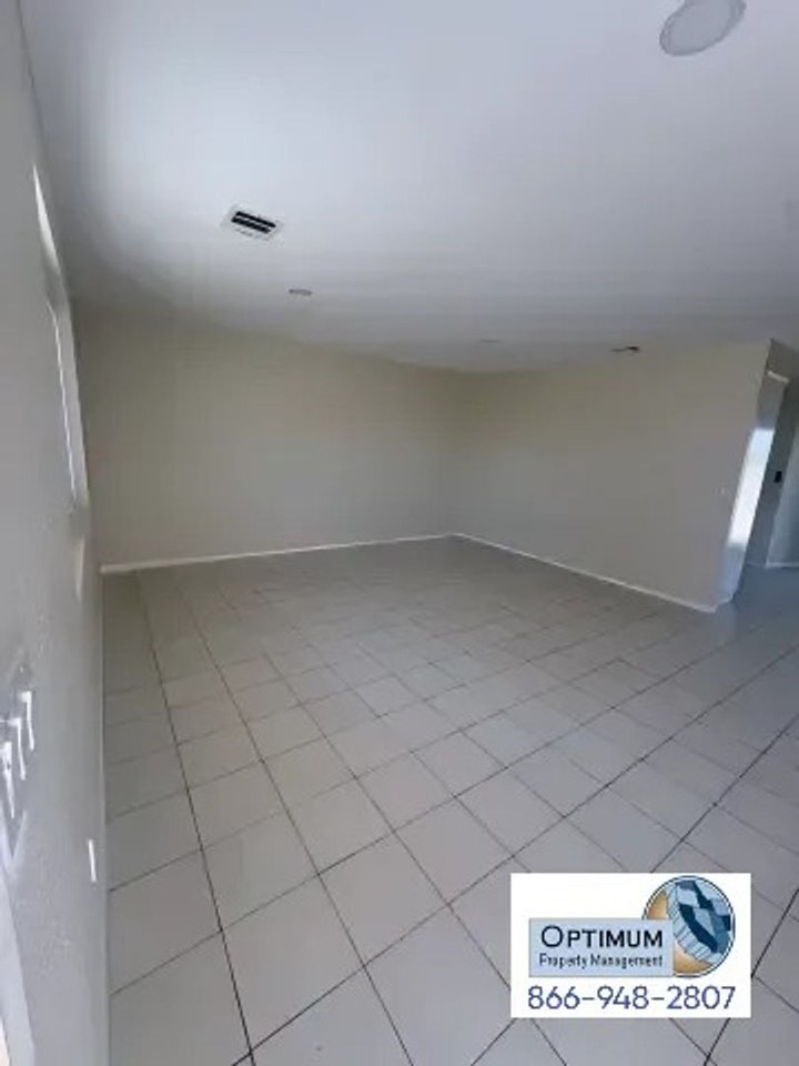 11649 3rd Ave - Photo 7 of 26