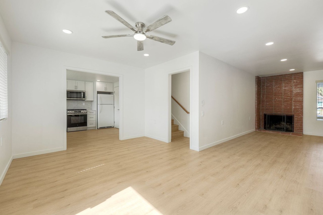486 Skyhill Ct - Photo 6 of 27