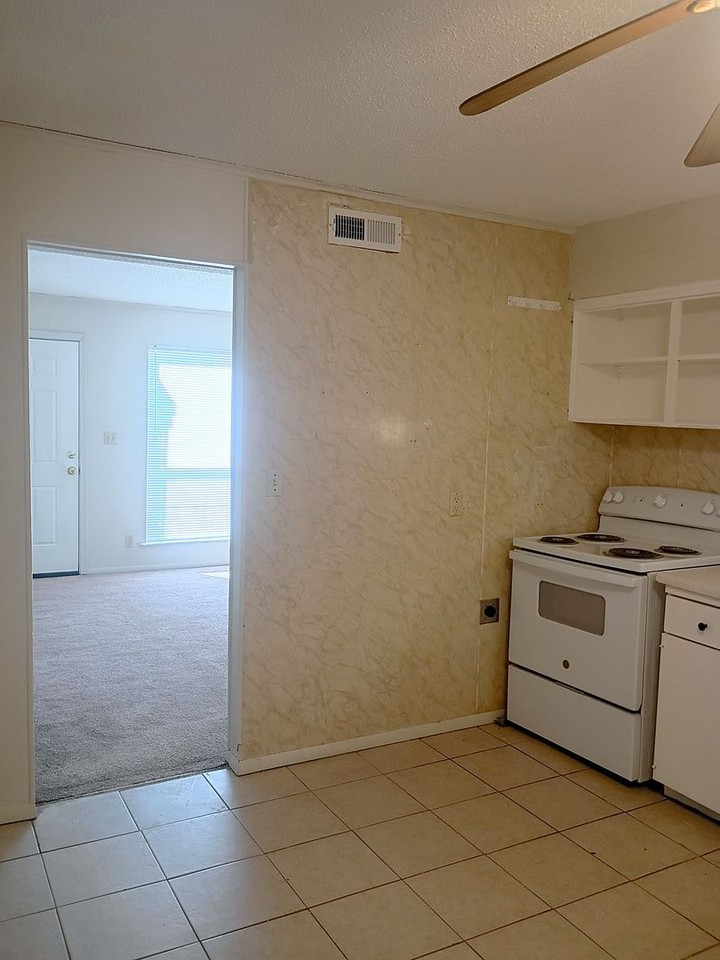 1930 Mosher Dr - Photo 5 of 10