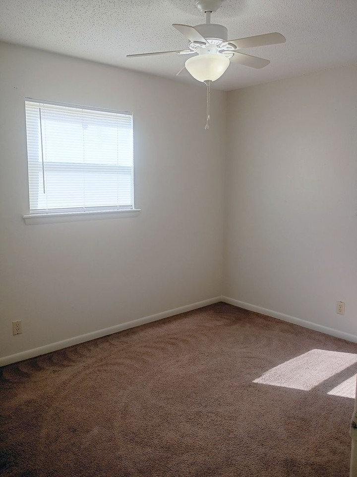 1930 Mosher Dr - Photo 6 of 10