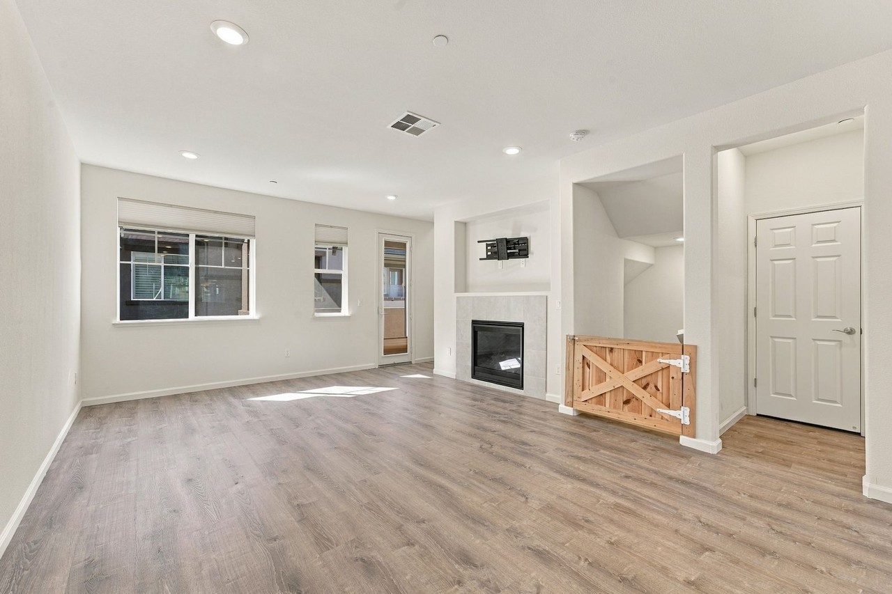 24525 Blossom Acre Way - Photo 2 of 37