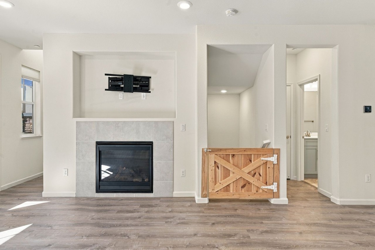 24525 Blossom Acre Way - Photo 5 of 37