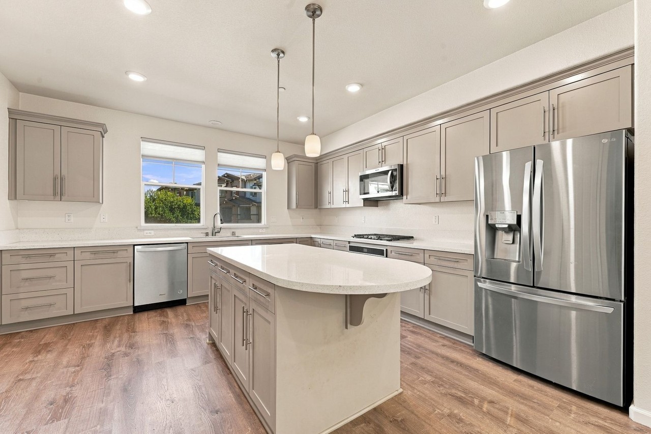 24525 Blossom Acre Way - Photo 6 of 37