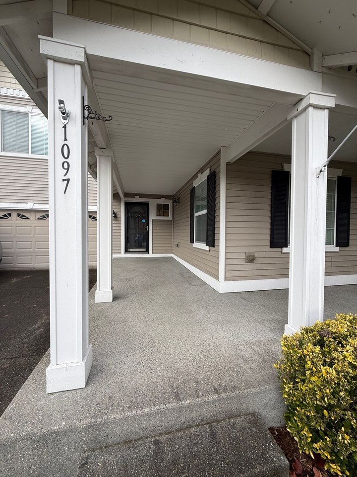 1097 Hiton Cir - Photo 6 of 43