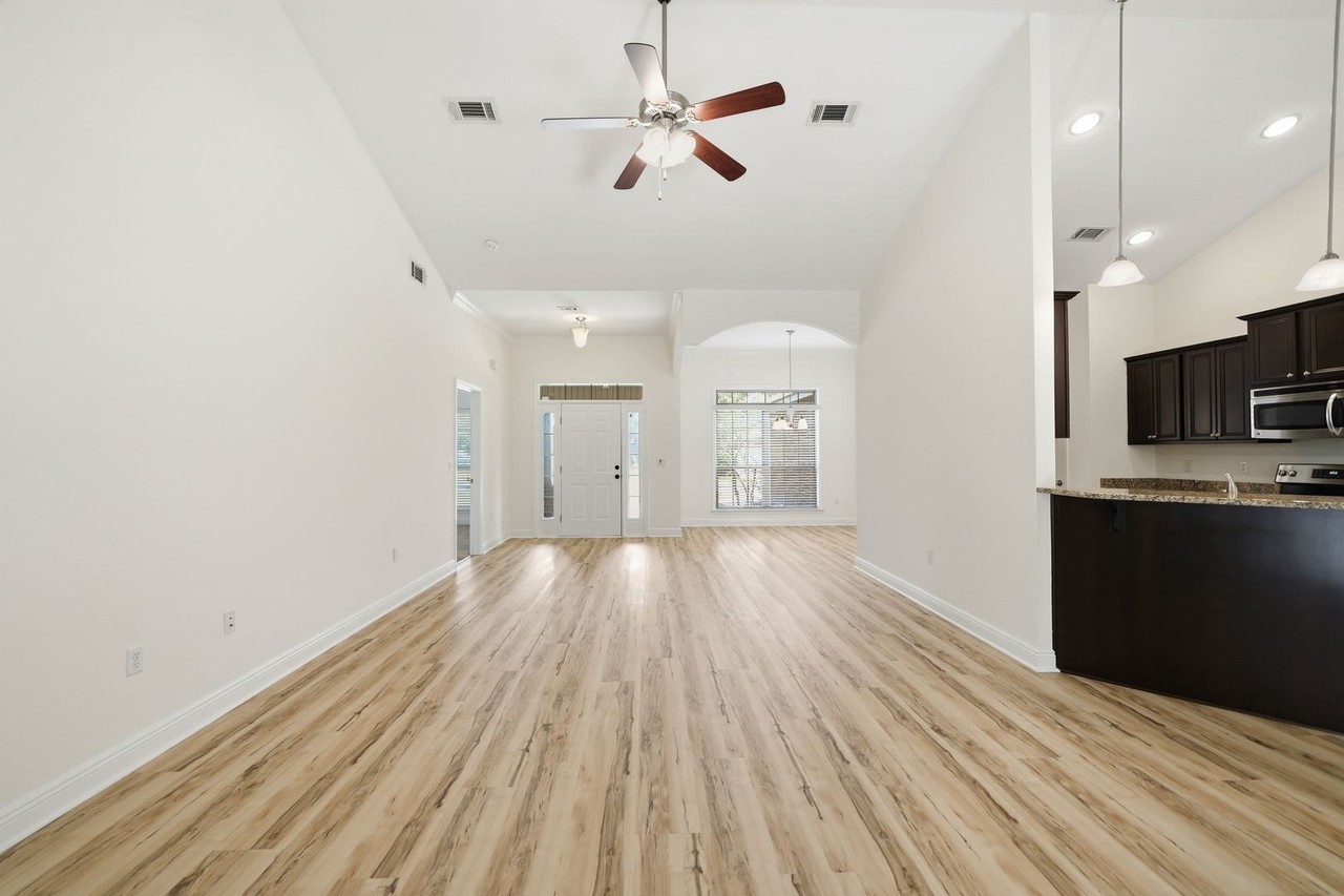 267 Bella Blvd - Photo 4 of 35