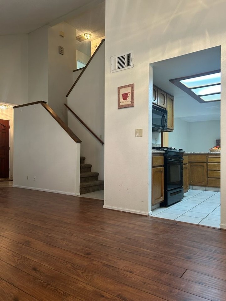 212 Washington Way - Photo 4 of 32