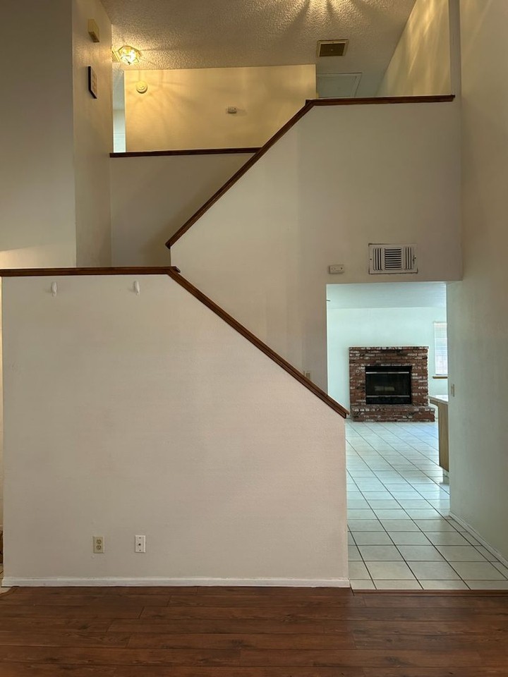 212 Washington Way - Photo 6 of 32