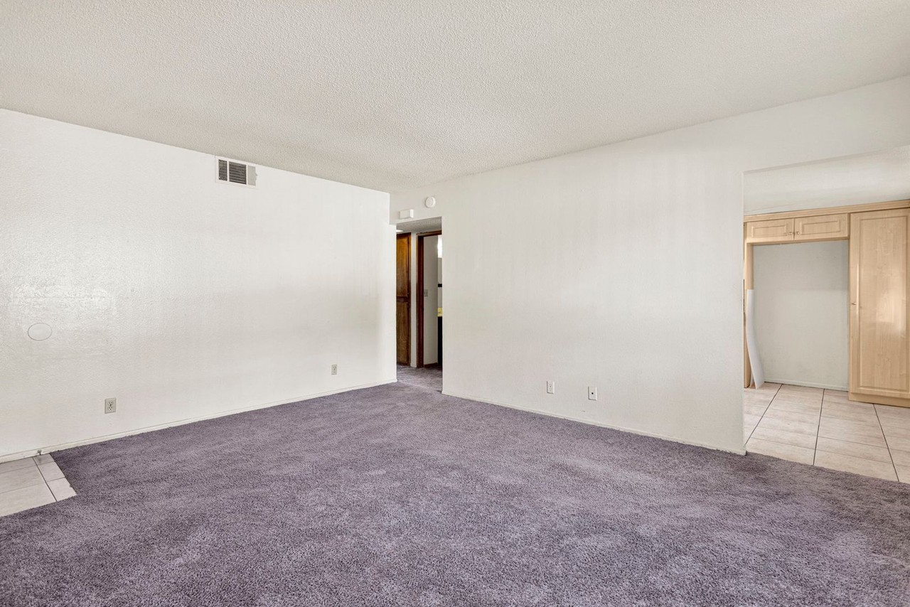 16088 Molino Dr - Photo 3 of 50
