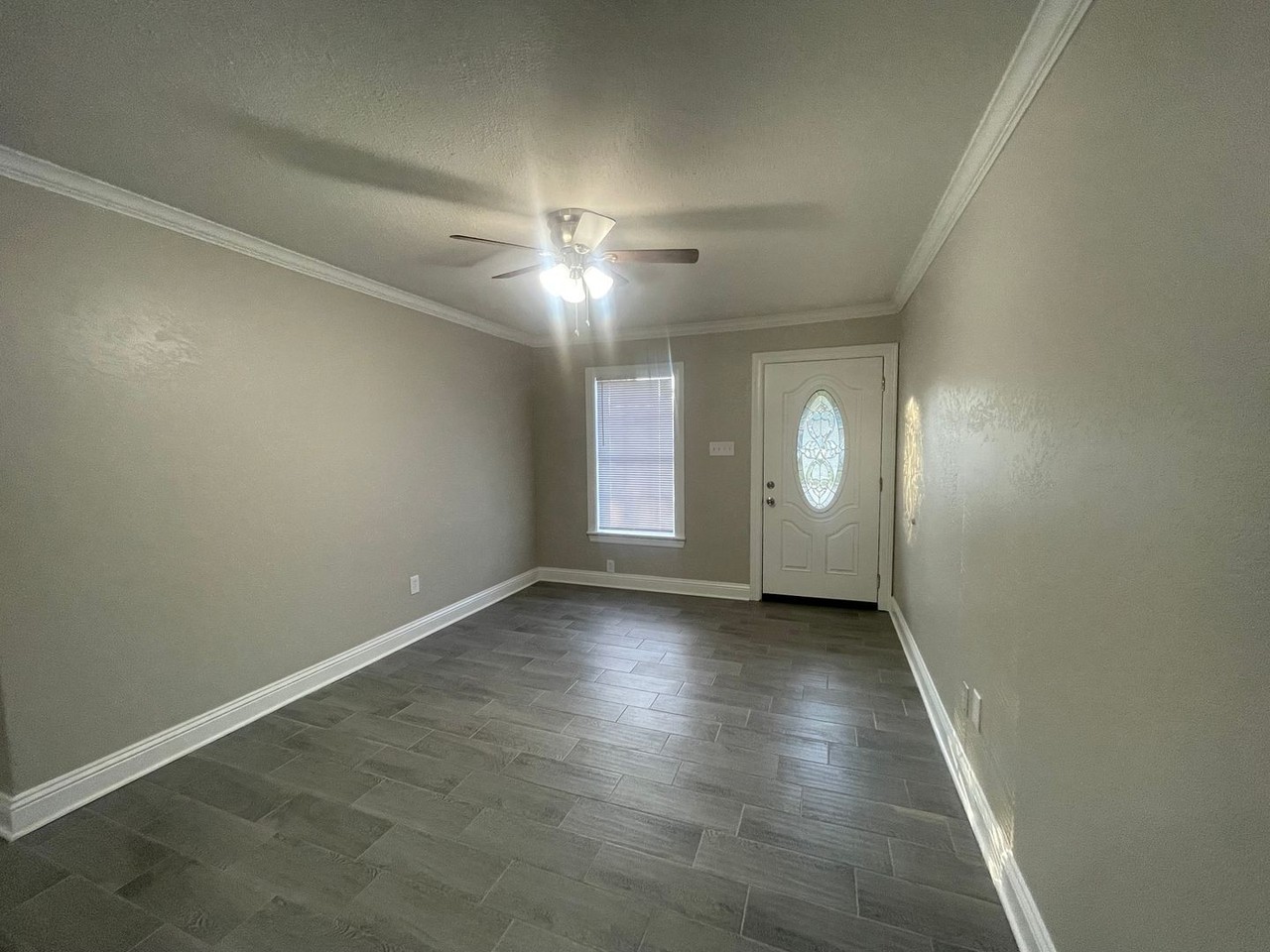 4504 Birdwell Ln - Photo 2 of 11