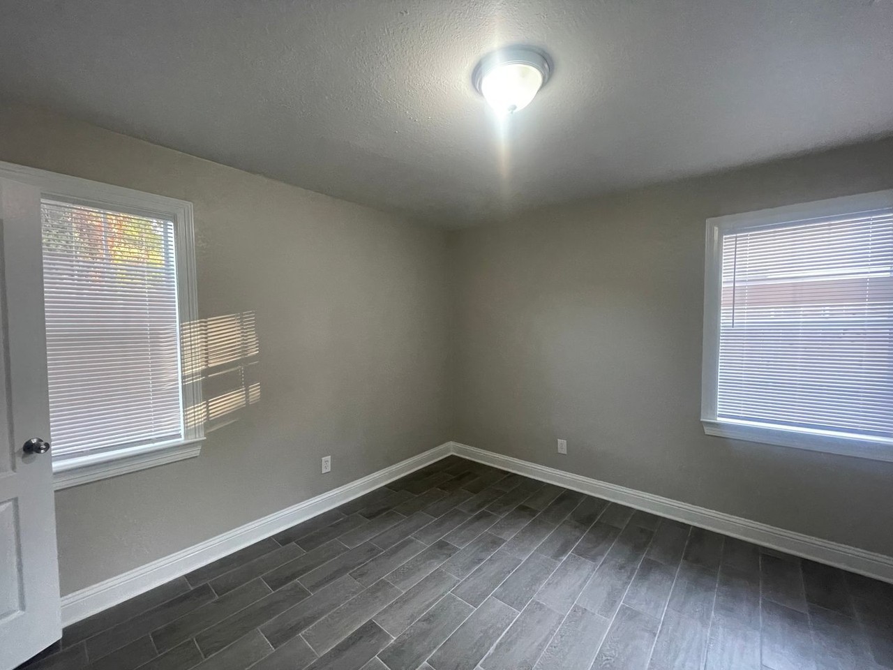 4504 Birdwell Ln - Photo 6 of 11
