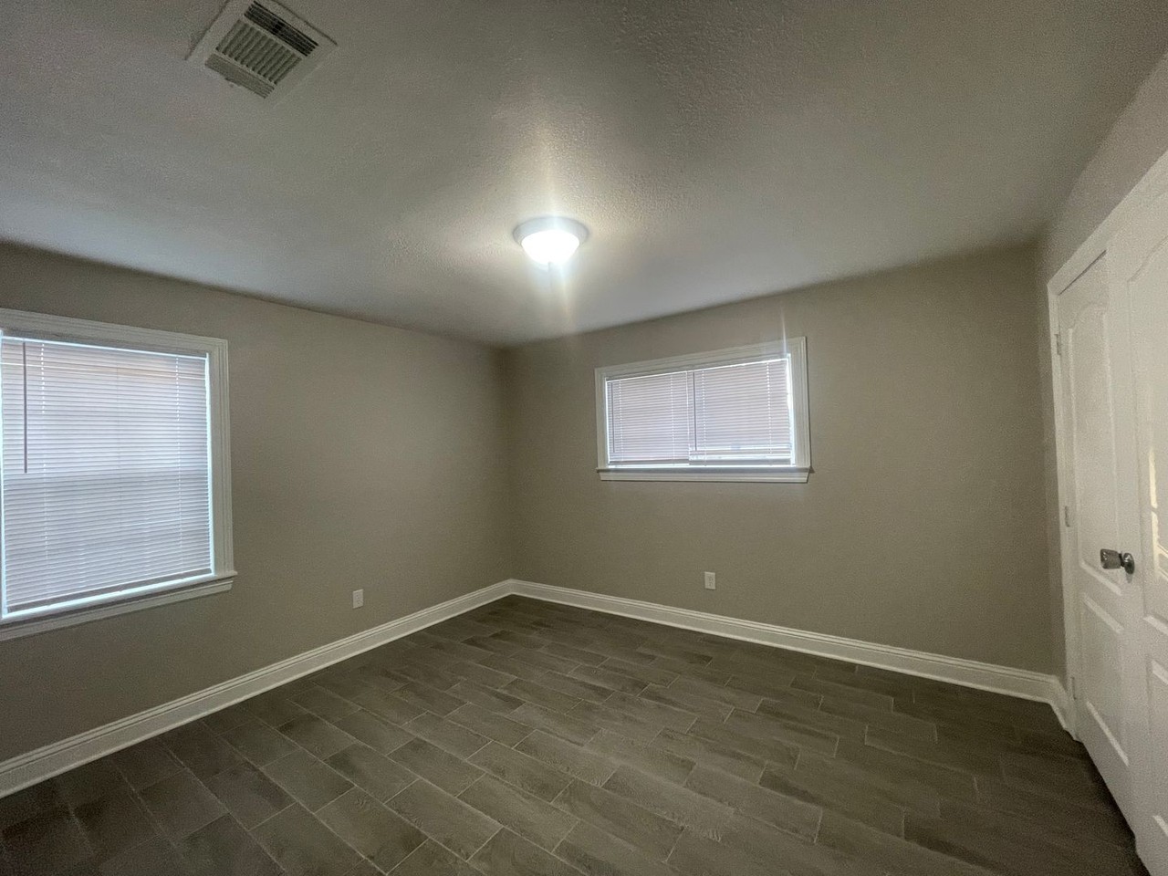 4504 Birdwell Ln - Photo 7 of 11