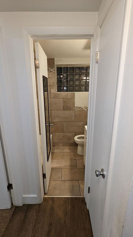 1065 36th St - Photo 6 of 14