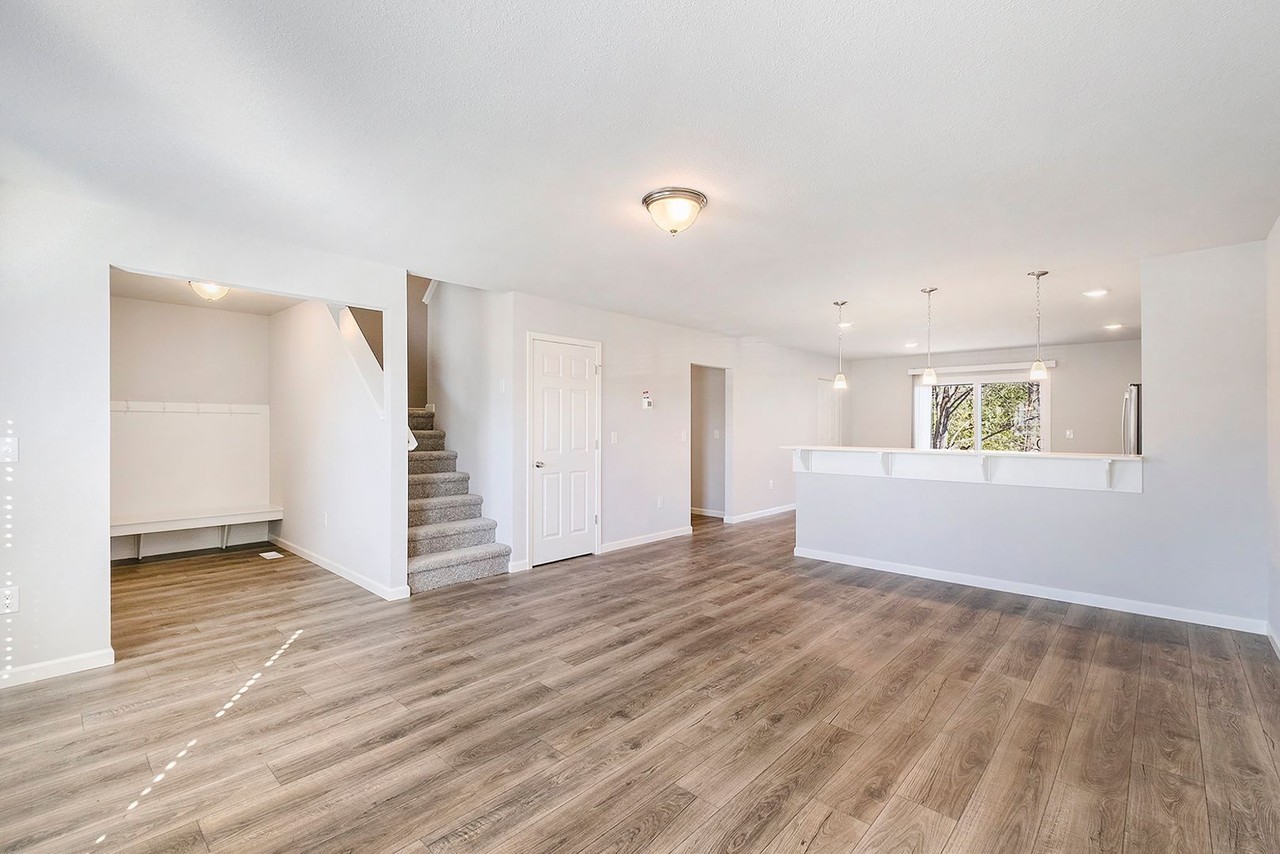 245 Wildflower Dr - Photo 5 of 19