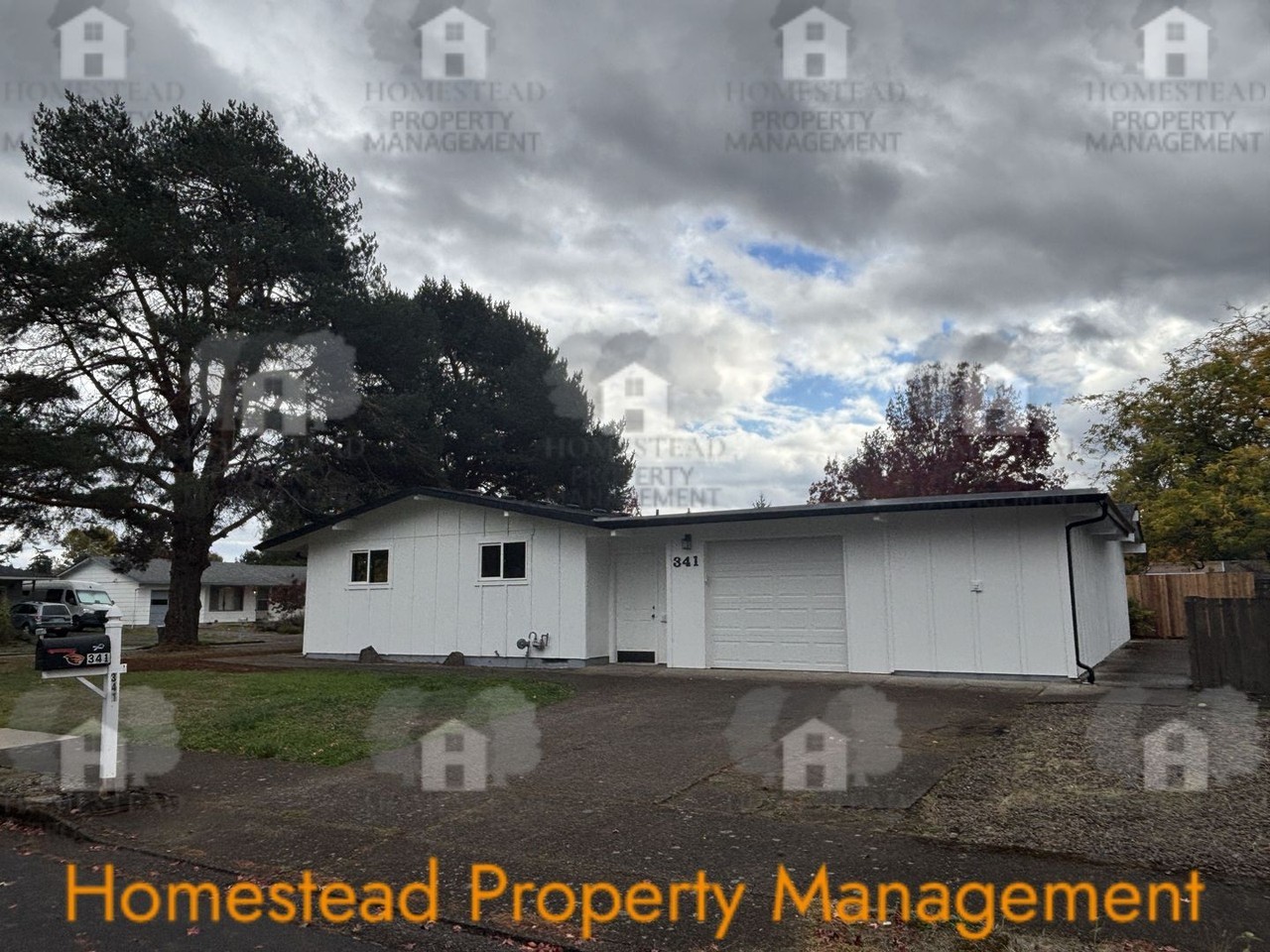 341 Ne Cambridge Cir - Photo 2 of 30