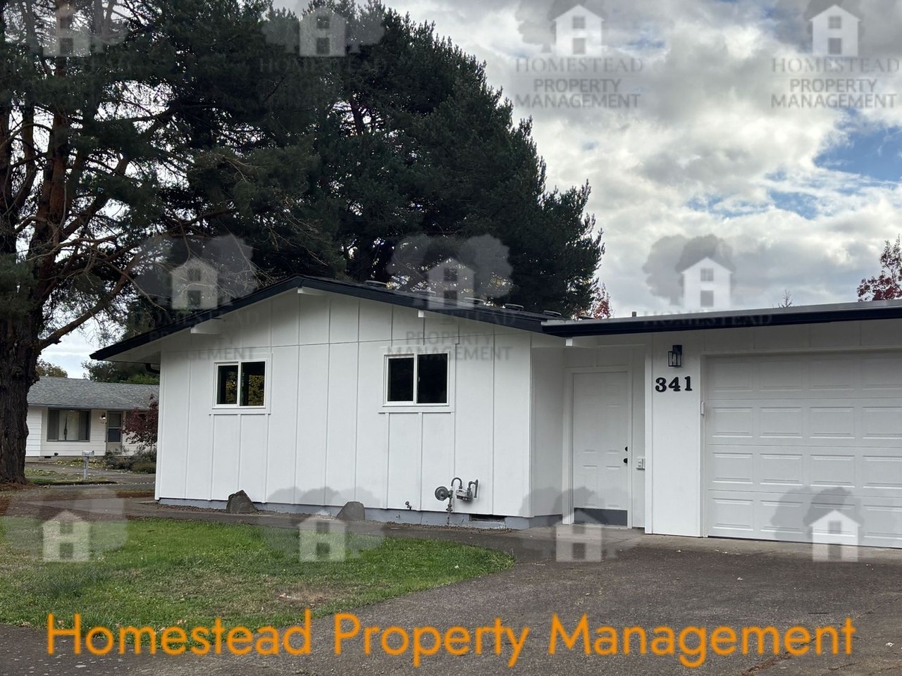341 Ne Cambridge Cir - Photo 3 of 30