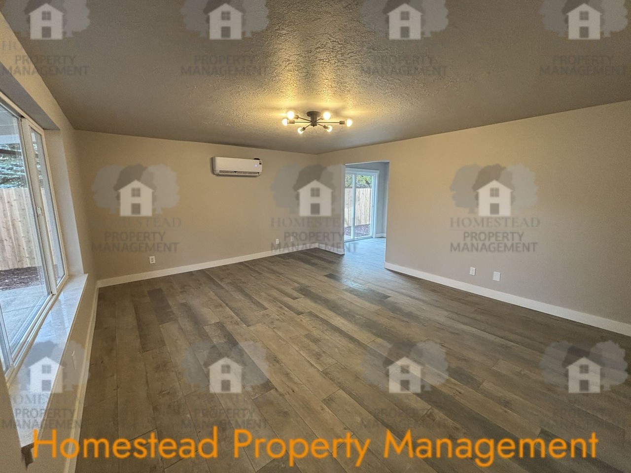 341 Ne Cambridge Cir - Photo 4 of 30
