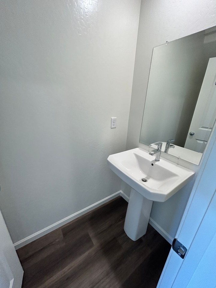 1773 N Carson St - Photo 5 of 14