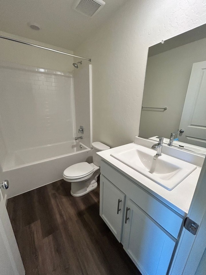 1773 N Carson St - Photo 6 of 14