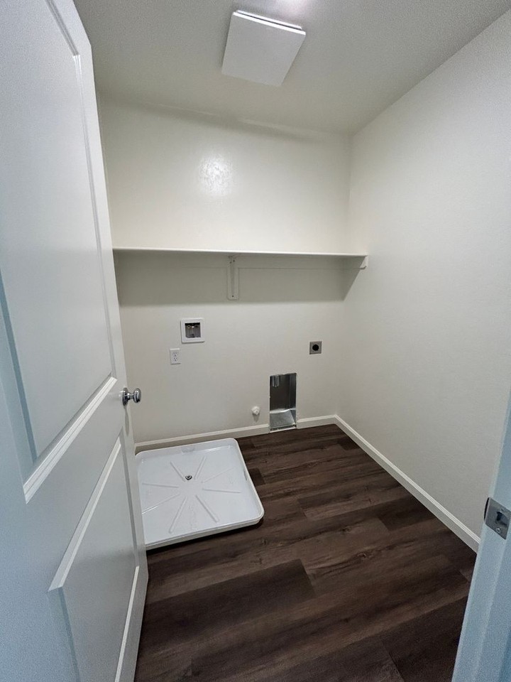 1773 N Carson St - Photo 7 of 14