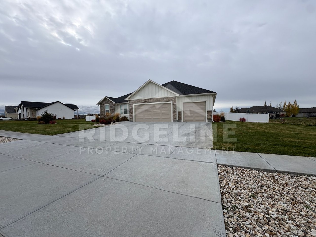 857 Oak Hill Way - Photo 2 of 27