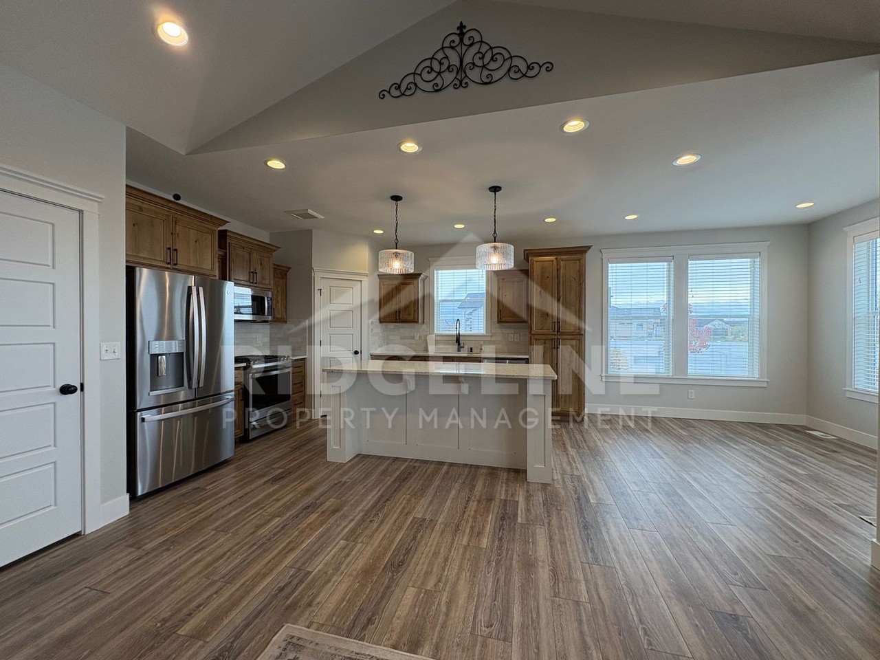 857 Oak Hill Way - Photo 5 of 27