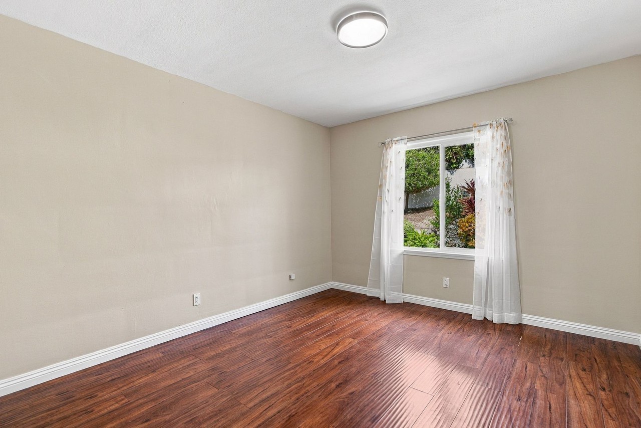 2503 Frances Ave - Photo 7 of 17